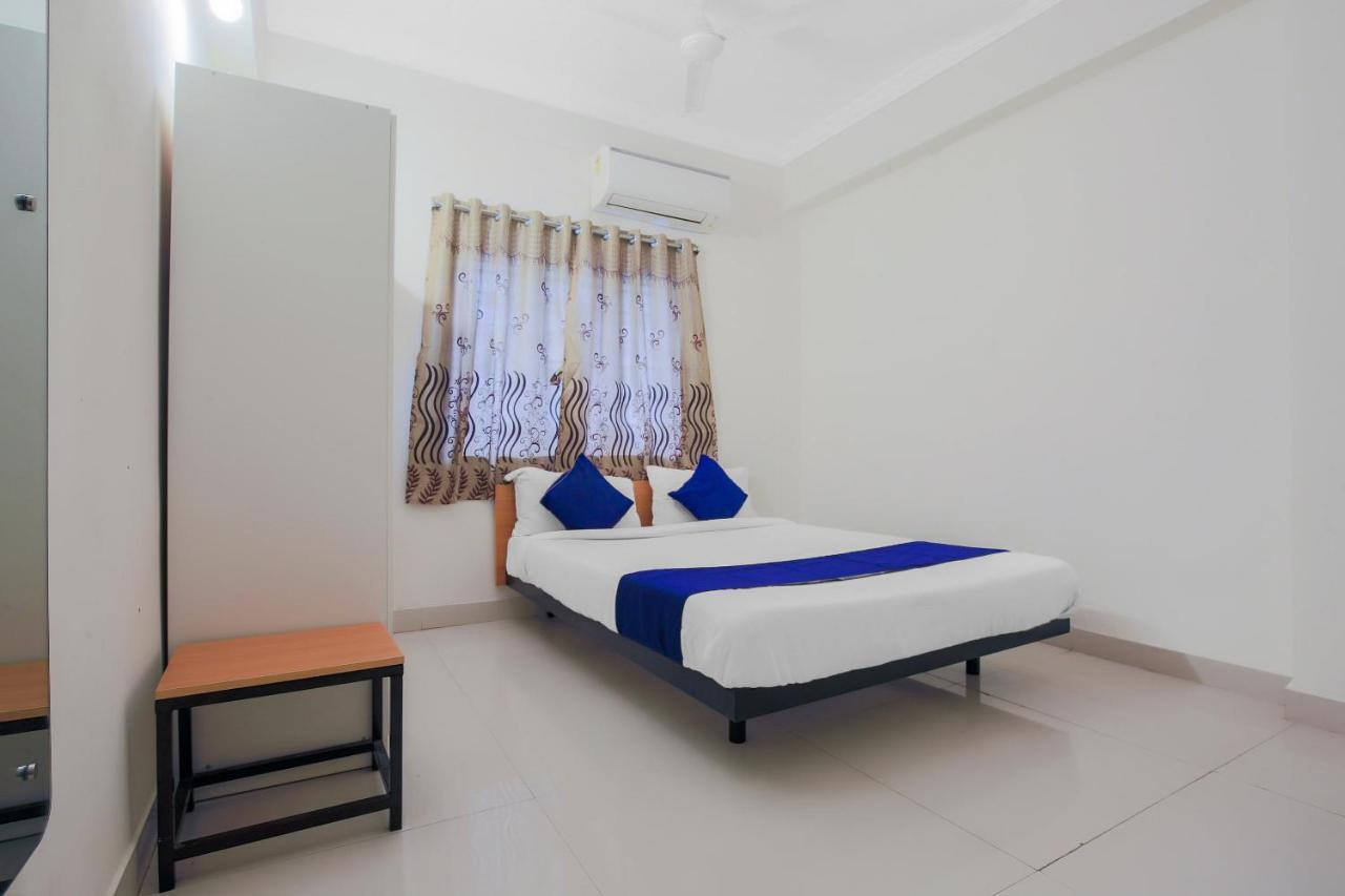 Hotel Oyo Silverkey 74581 Nallagandla Hyderabad Exterior foto