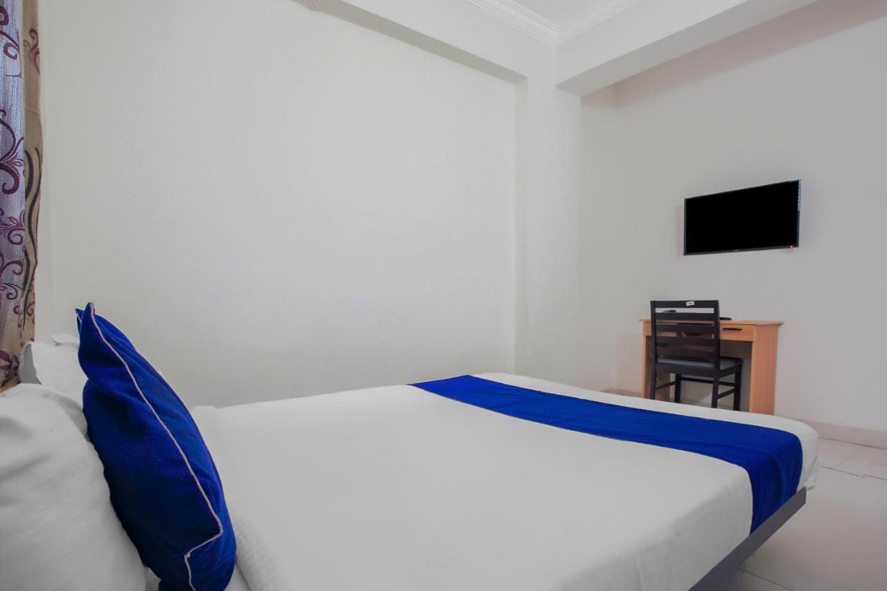 Hotel Oyo Silverkey 74581 Nallagandla Hyderabad Exterior foto