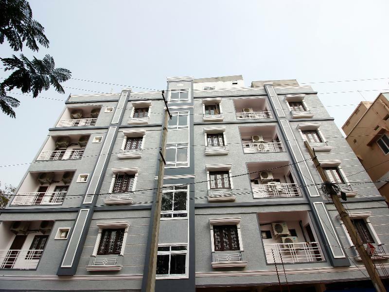 Hotel Oyo Silverkey 74581 Nallagandla Hyderabad Exterior foto