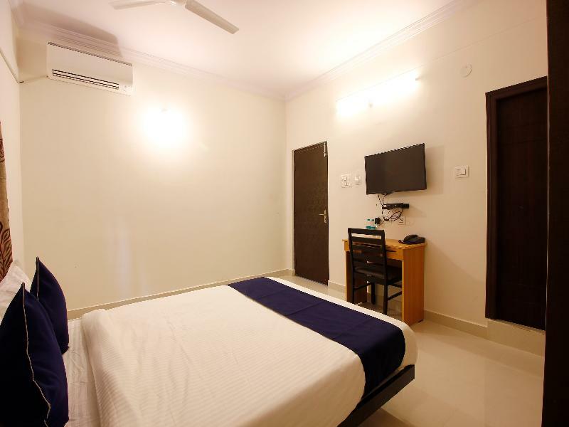 Hotel Oyo Silverkey 74581 Nallagandla Hyderabad Exterior foto