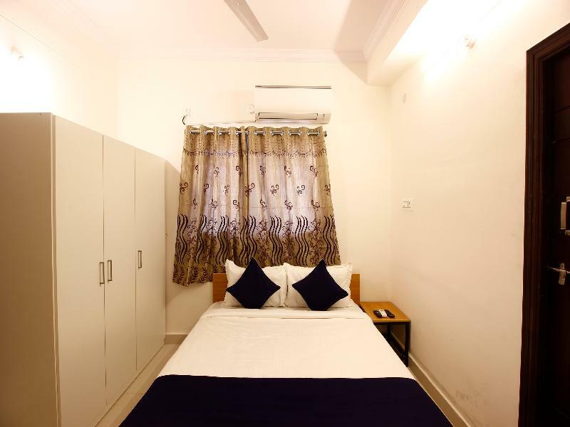 Hotel Oyo Silverkey 74581 Nallagandla Hyderabad Exterior foto